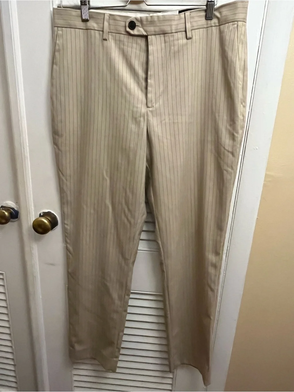 Banana Republic Men's Beige Pinstripe Trousers Pants. Size 34X32. Tailored Fit
